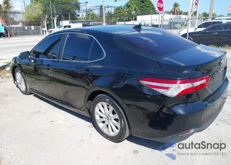 2019 Toyota Camry L/Le/Xle/Se/Xse z USA, uszkodzony, nr VIN 4T1B11HK1KU827921